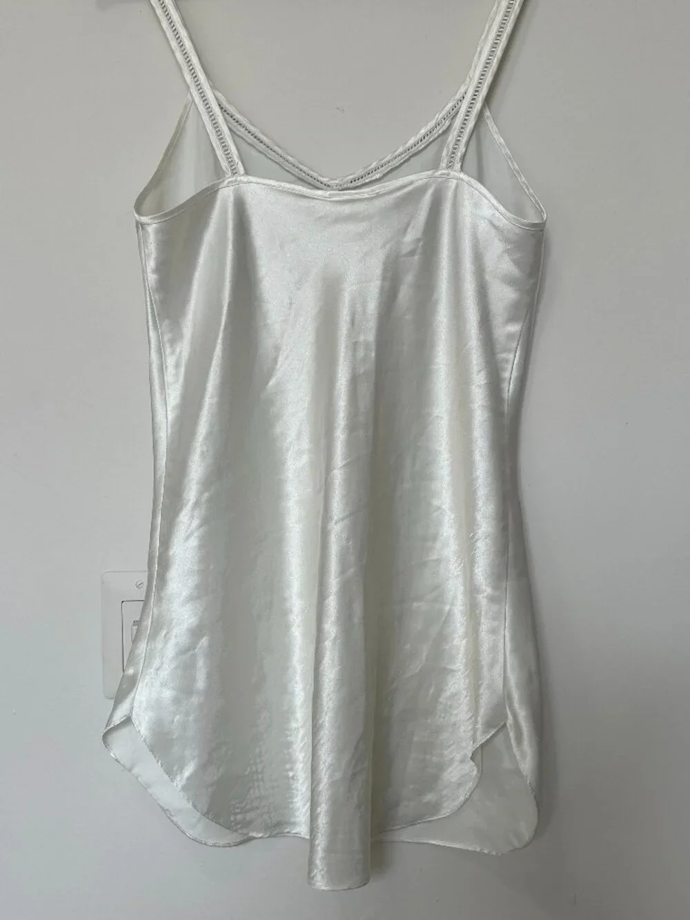 Secret Treasures White Satin Slip Coquette Nightgown with Bow size M 🎀 🤍 - Picture 3 of 4